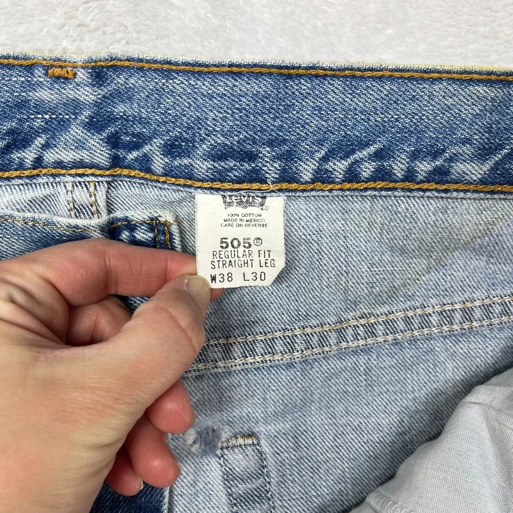 Vintage Levi's 505 Regular Fit Straight Leg Jeans Men Blue Denim Zip Fly - 38X30